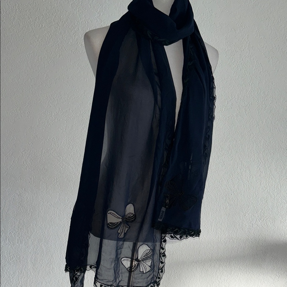Vintage Bergdorf  Goodman (Made in Italy)Scarf with Bow Details